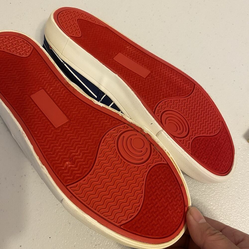 Old Navy Women Junior Teen Sneakers Shoes Tennis Lace Navy Blue Red Heart Sz 4 - Picture 5 of 6